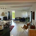 With View Of Dalby Bay בית נופש *
