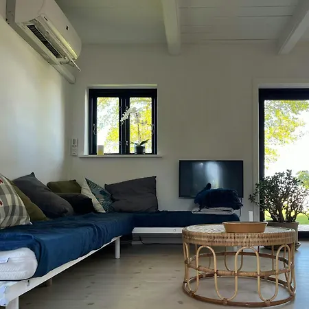 With View Of Dalby Bay * Mesinge