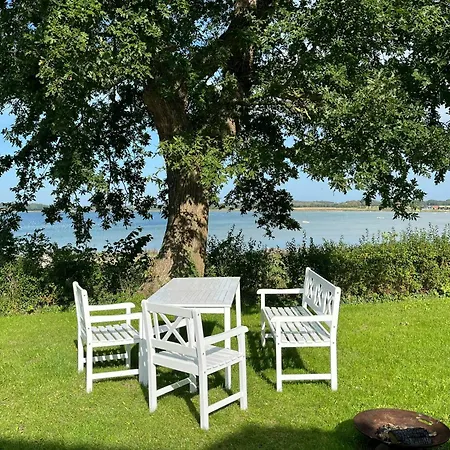 With View Of Dalby Bay * Mesinge