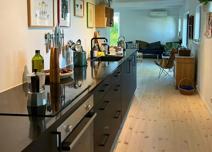 With View Of Dalby Bay * Mesinge