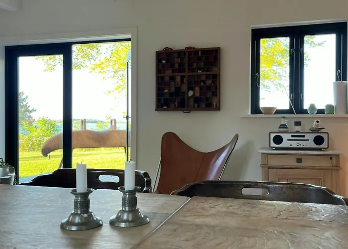 بيت للعطل With View Of Dalby Bay