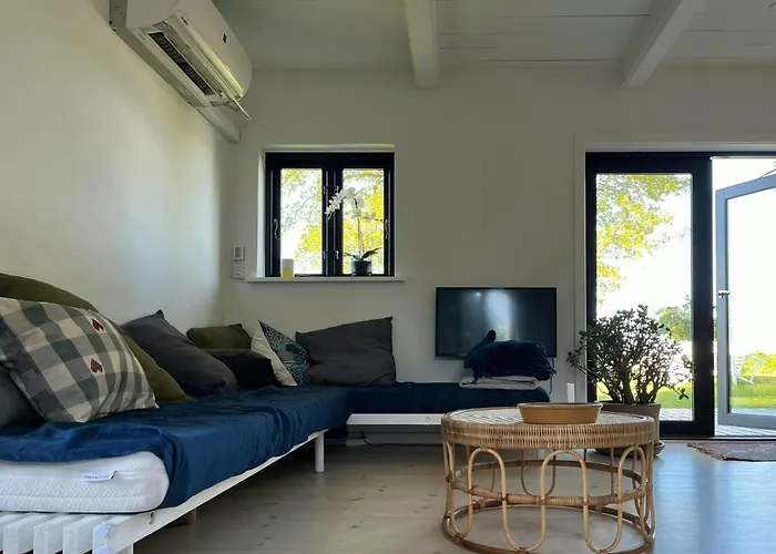 With View Of Dalby Bay * Mesinge