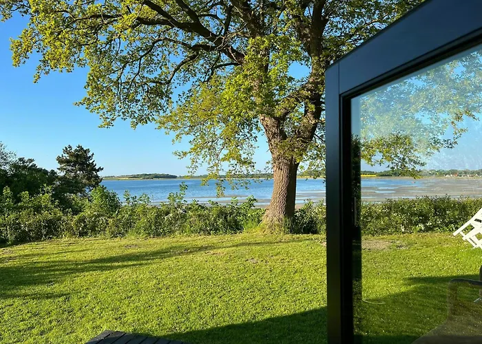 With View Of Dalby Bay Mesinge