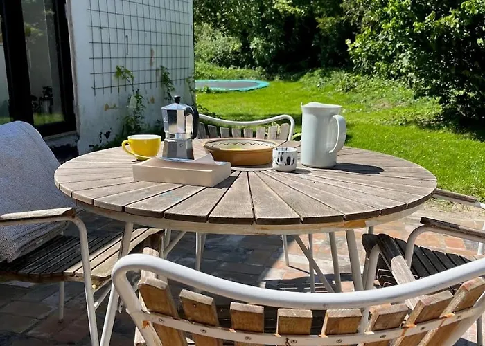 بيت للعطل With View Of Dalby Bay