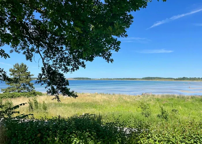 بيت للعطل With View Of Dalby Bay *